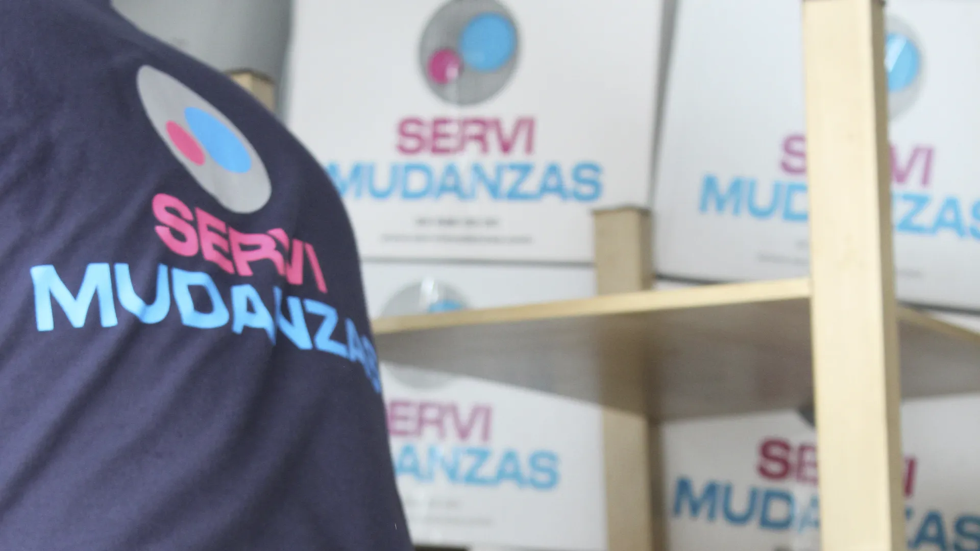 Mudanza completa de piso en Mataró con equipo de operarios formados